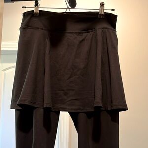 Dona Jo Tennis Pickleball Skirt with leggings. Size Large.  Worn once.